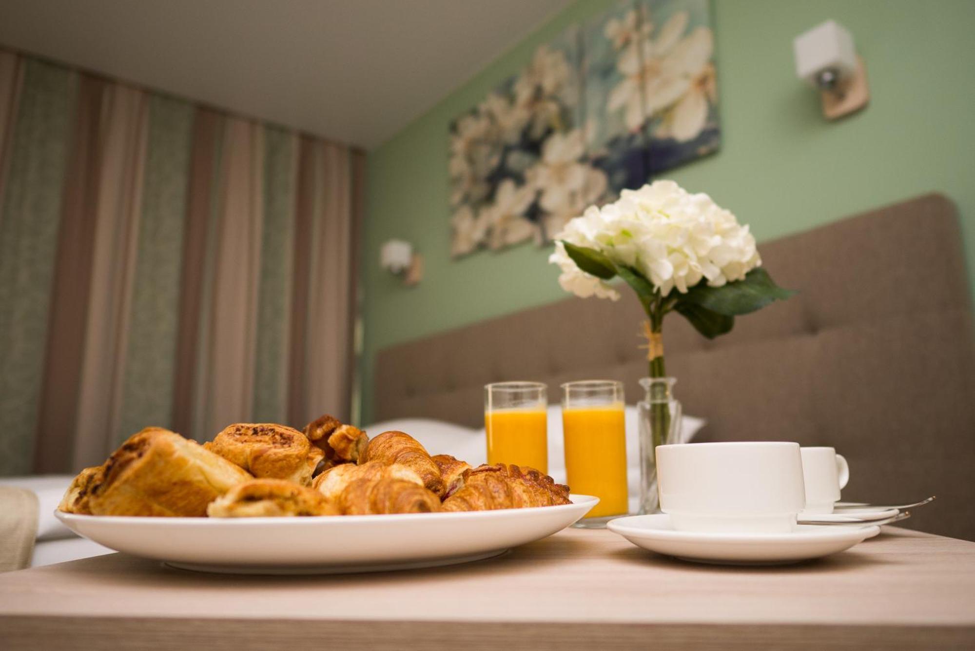 Liivarand Hotel Narva-Jõesuu Buitenkant foto