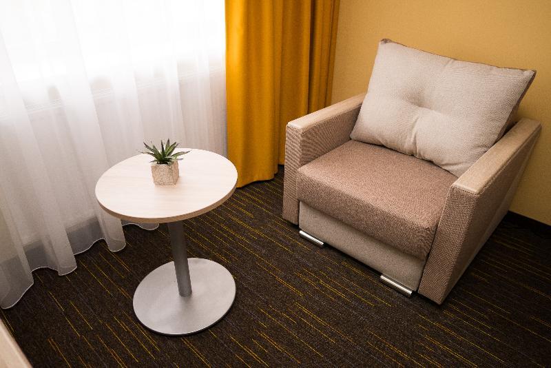 Liivarand Hotel Narva-Jõesuu Buitenkant foto