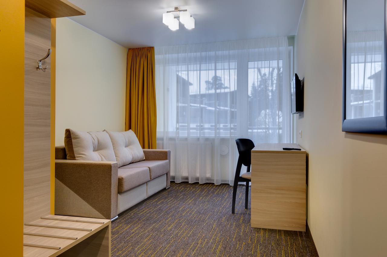 Liivarand Hotel Narva-Jõesuu Buitenkant foto
