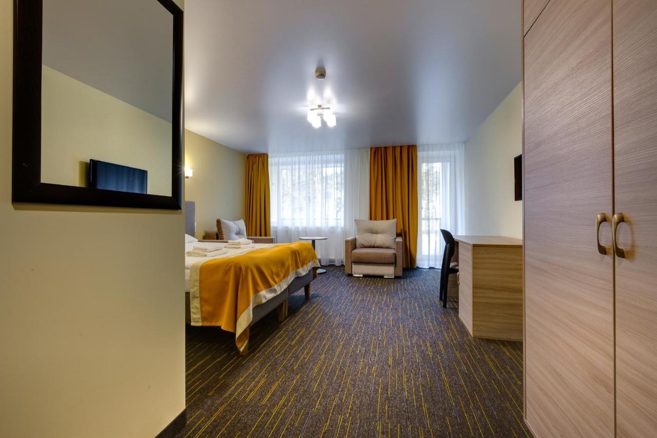 Liivarand Hotel Narva-Jõesuu Buitenkant foto